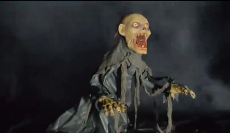 Lunging Zombie Reaper 2 Lunging Zombie Reaper - Image 2