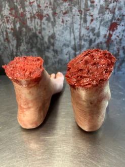 Pair Of Severed Feet -Halloween Props Store 82c588 32f7250fb8ea427cafbb568cabba40ccmv2