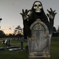 The Cementary KeeperAnimatronic -Halloween Props Store 82c588 3e2245fb85c34593a98aacba19ced455mv2