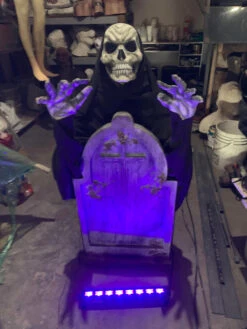 The Cementary KeeperAnimatronic