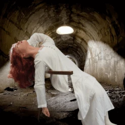 VAMPIRE VICTIM PHOEBE DUMMY -Halloween Props Store 82c588 4d6f60edda3a42e6a968e390c6ede088mv2