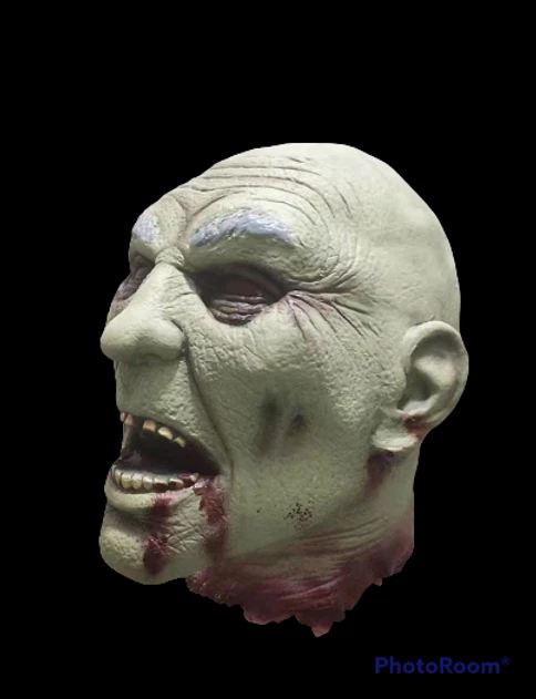 HauntedProps.comSevered Head George 2 HauntedProps.comSevered Head George - Image 2